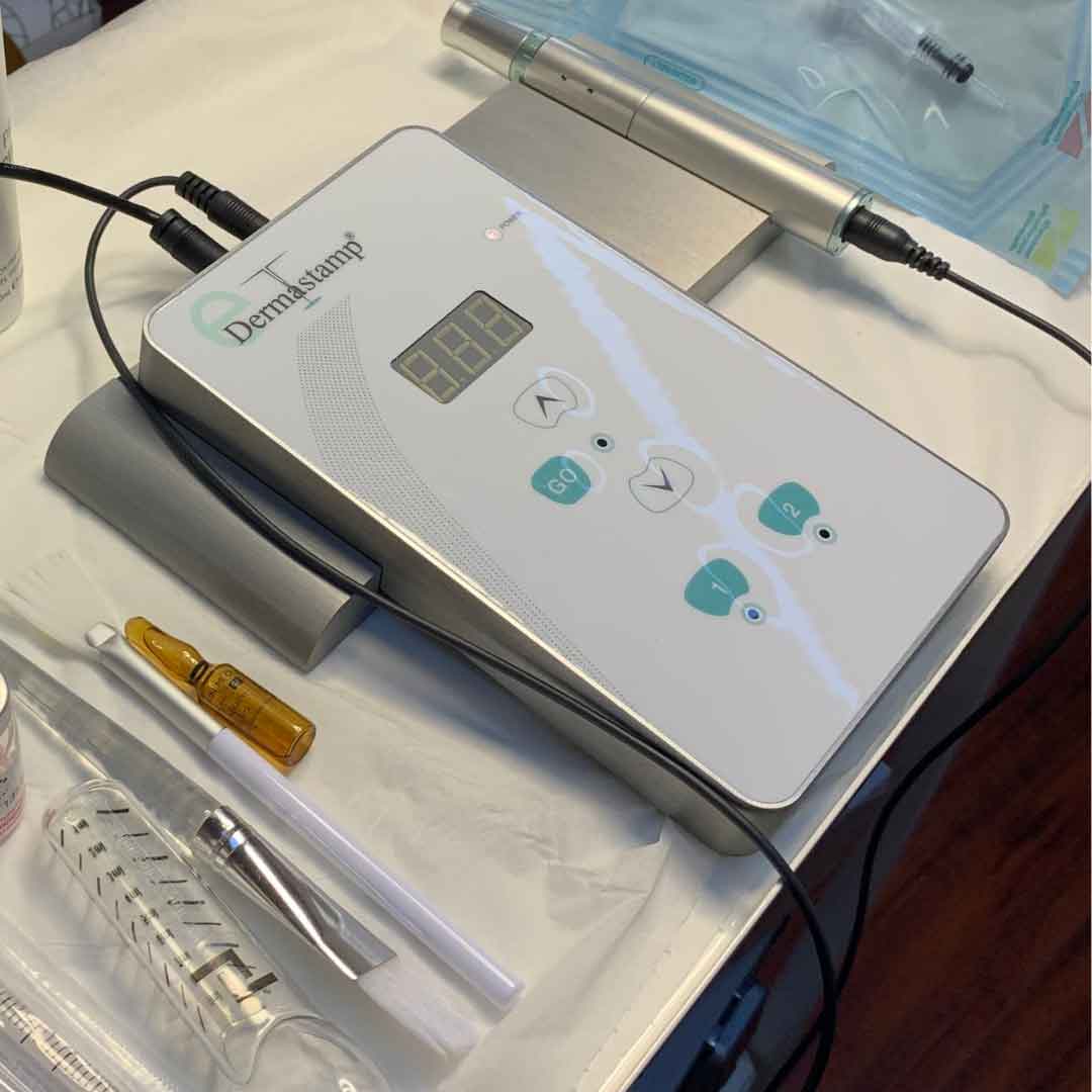 Microneedling device